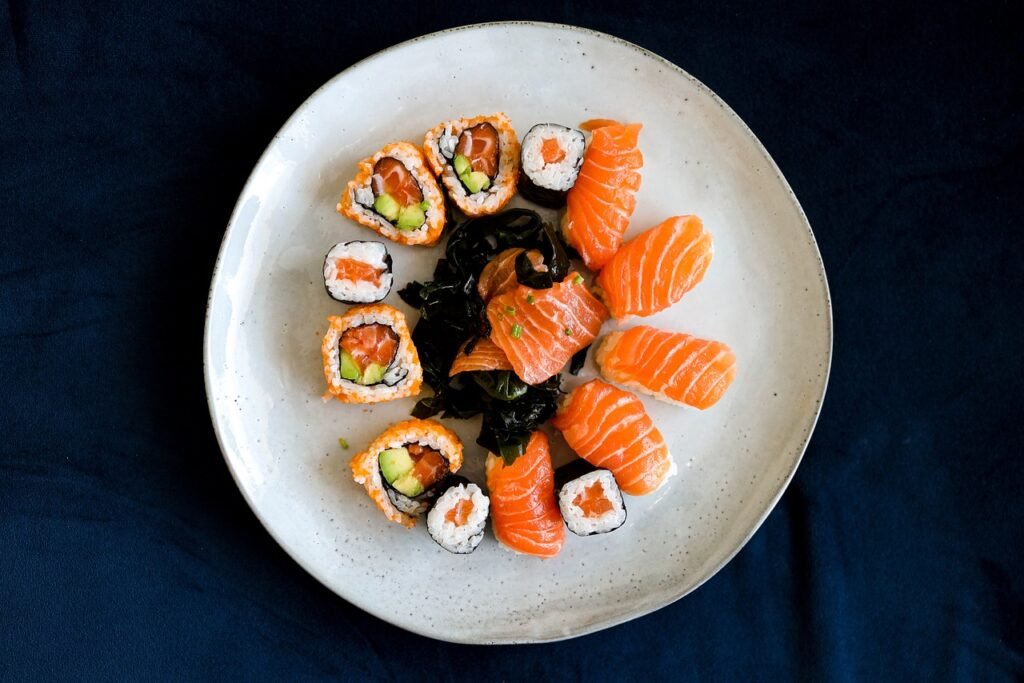 sushi, salmon, seafood-5439474.jpg